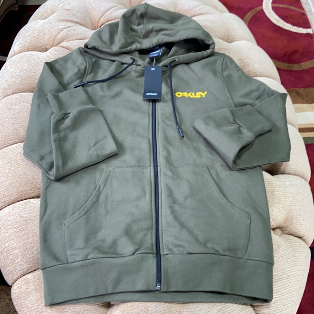 Oakley men’s sweatshirt